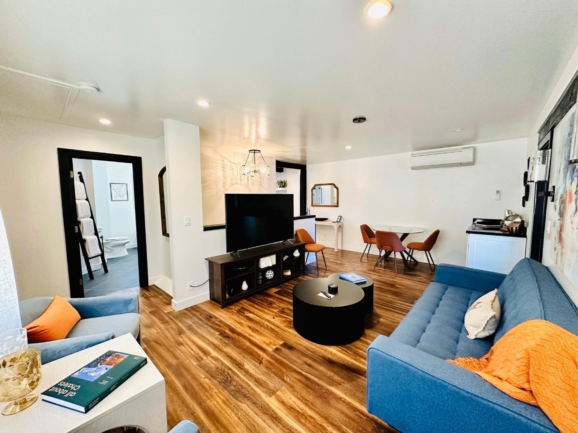 Two-Bedroom Apartment,1500365656:JPEG